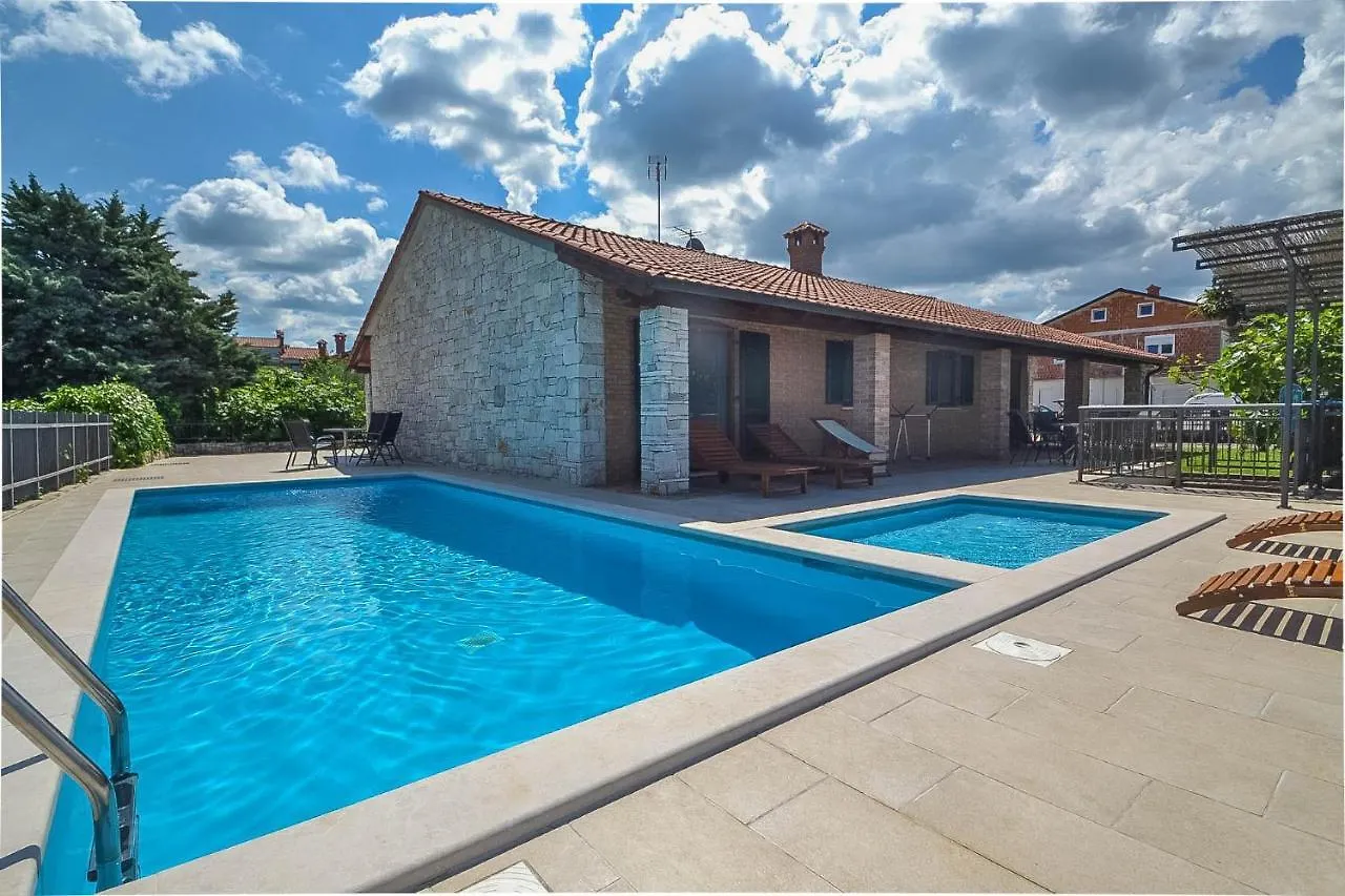Villa Yvec Plovanija