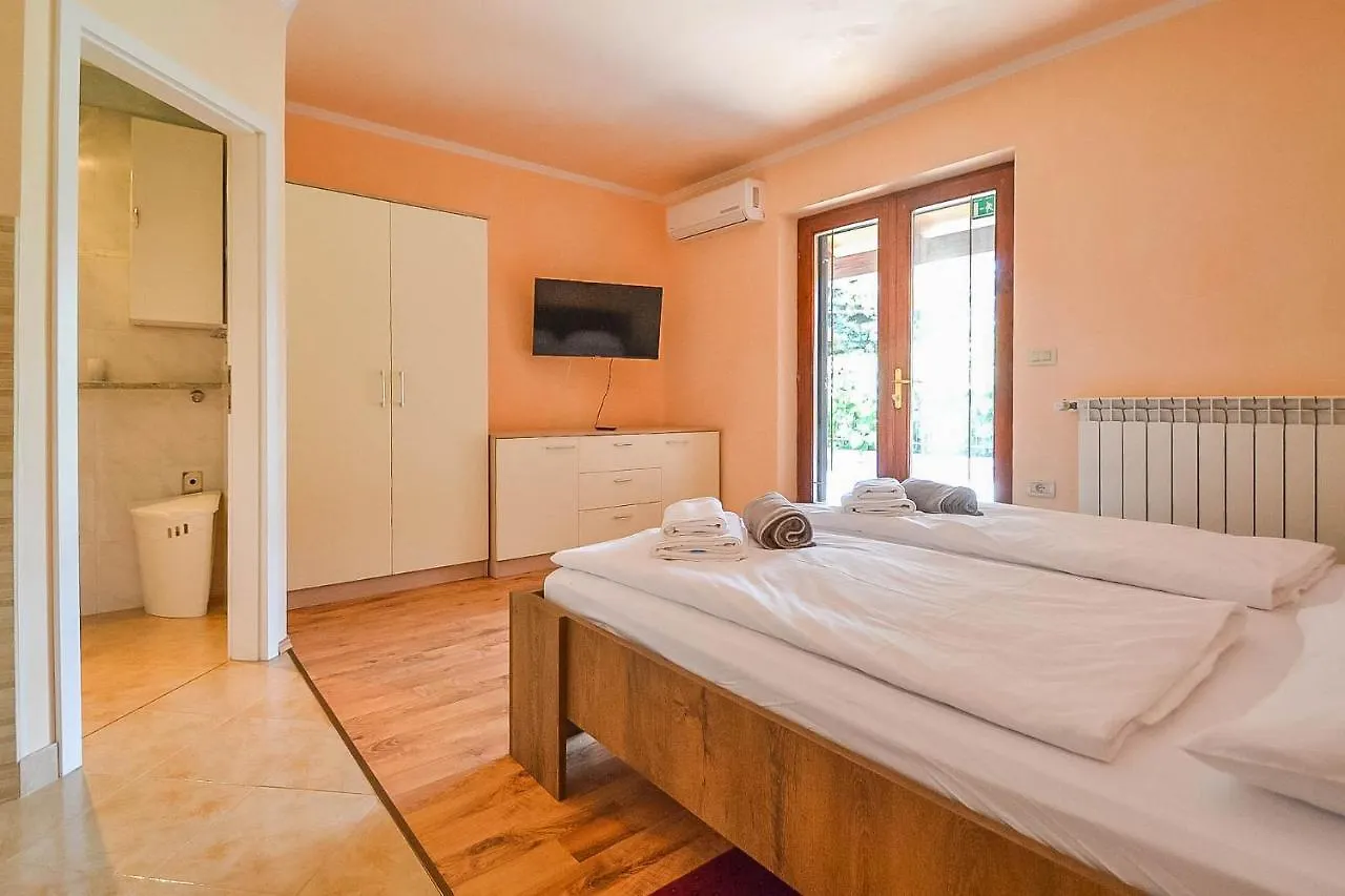 Villa Yvec Plovanija Croatia