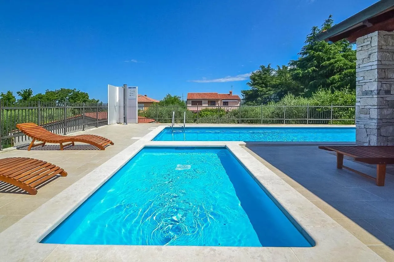 Villa Yvec Plovanija