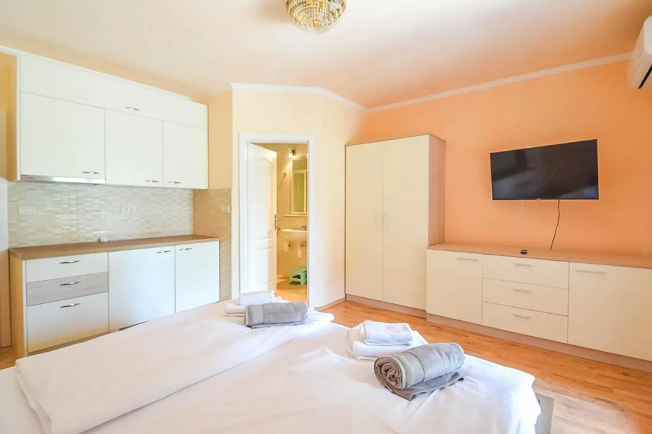 Villa Yvec Plovanija