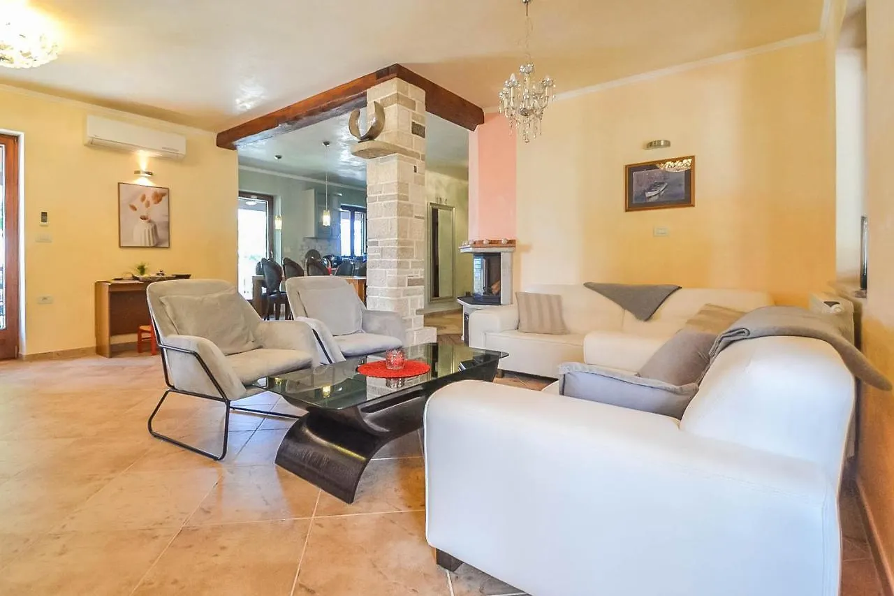 Villa Yvec Plovanija Croatia